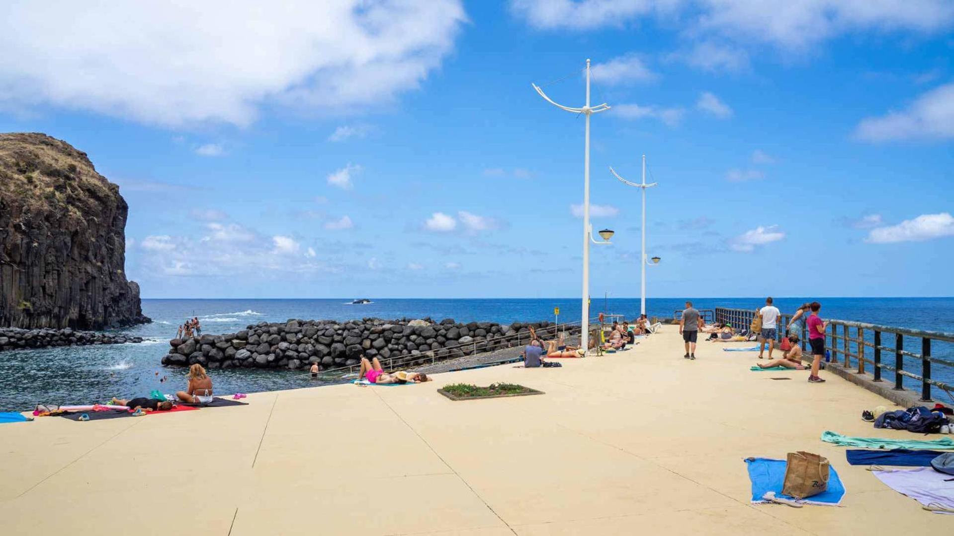 Vivenda Fortim Sao Roque Do Faial Exterior photo