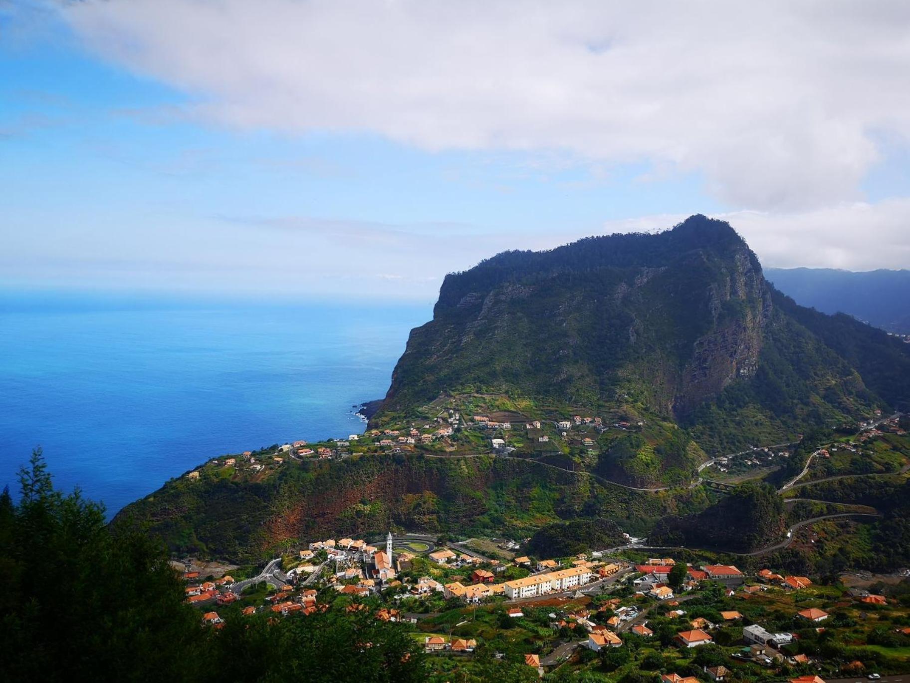 Vivenda Fortim Sao Roque Do Faial Exterior photo