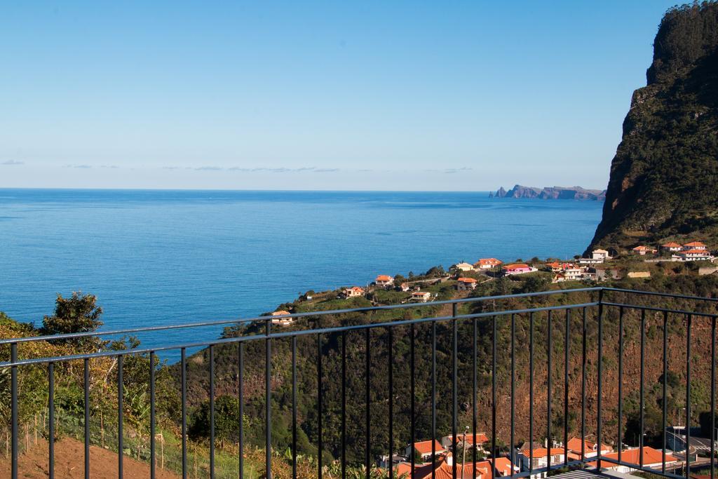 Vivenda Fortim Sao Roque Do Faial Exterior photo