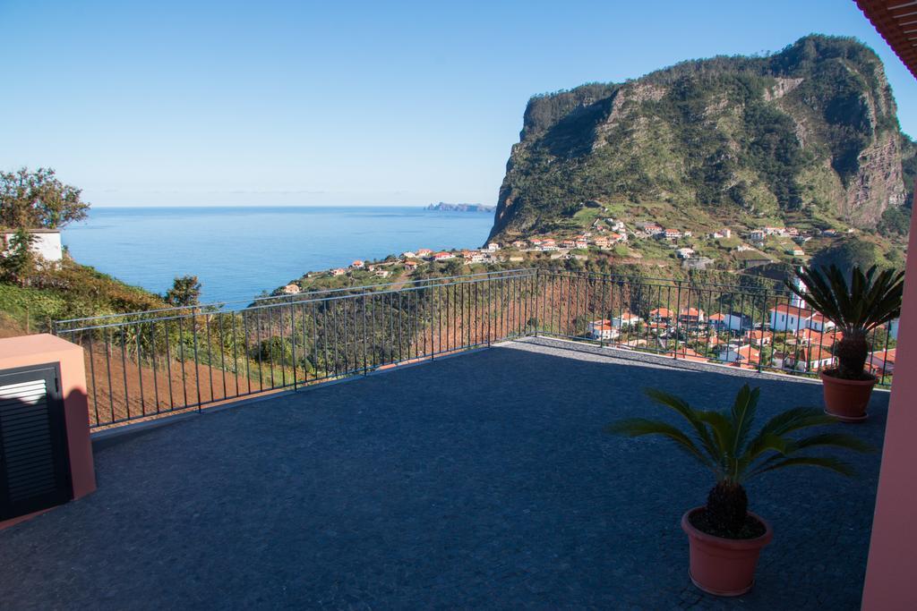 Vivenda Fortim Sao Roque Do Faial Exterior photo