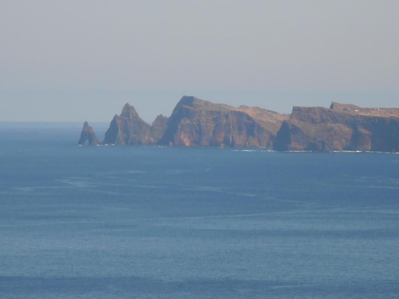 Vivenda Fortim Sao Roque Do Faial Exterior photo